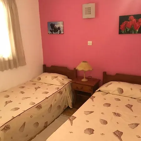 Marinos 76 Apartment *